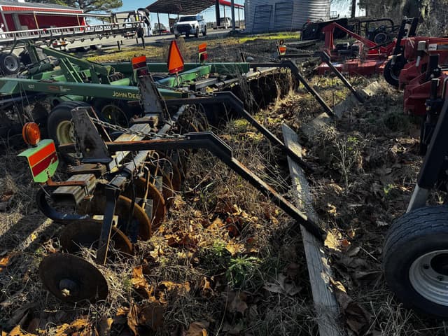 Image of John Deere 637 equipment image 3