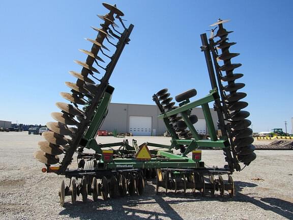 Image of John Deere 637 equipment image 3