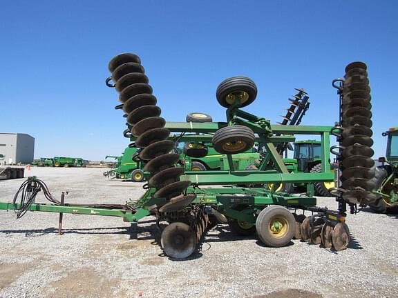 Image of John Deere 637 equipment image 1