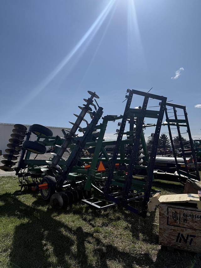 Image of John Deere 637 equipment image 3