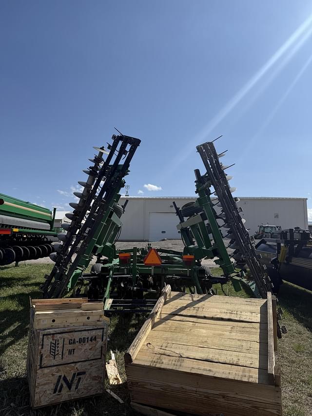 Image of John Deere 637 equipment image 4