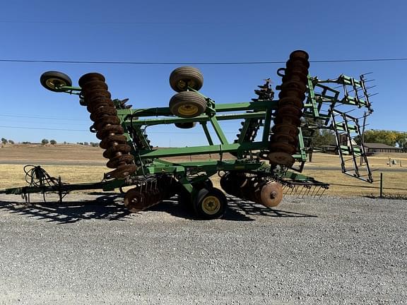 Image of John Deere 637 equipment image 1