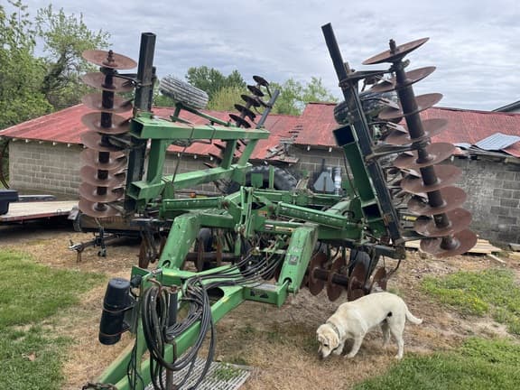 Image of John Deere 637 equipment image 2