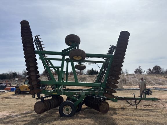 Image of John Deere 637 equipment image 3