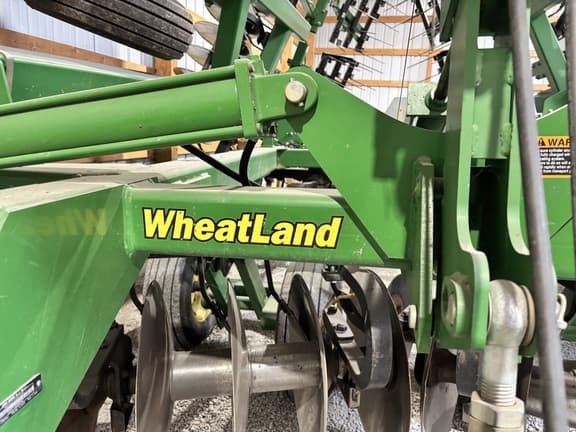 Image of John Deere 637 equipment image 4