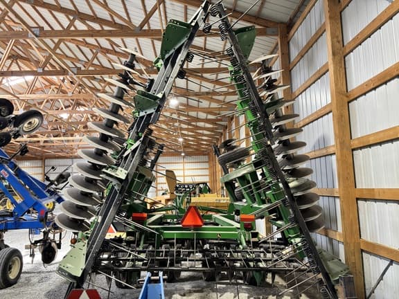 Image of John Deere 637 equipment image 2