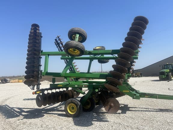 Image of John Deere 637 equipment image 3