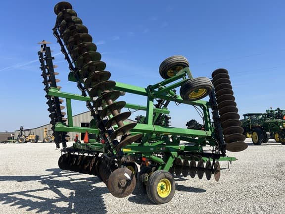 Image of John Deere 637 equipment image 2