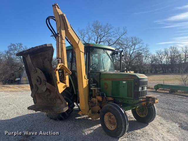 Image of John Deere 6405 equipment image 2