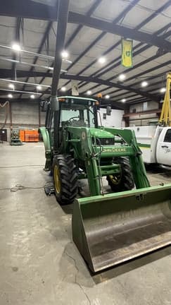 Image of John Deere 6420 equipment image 1