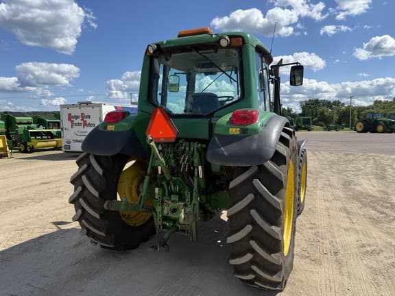 Image of John Deere 6420 equipment image 4