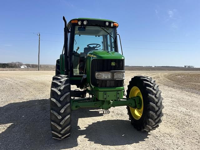 Image of John Deere 6420 equipment image 3