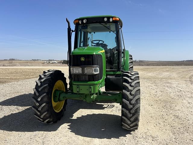 Image of John Deere 6420 equipment image 2