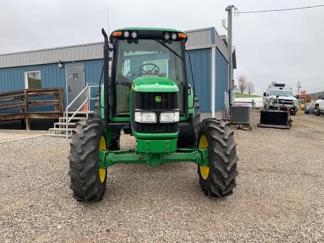 Image of John Deere 6420 equipment image 2