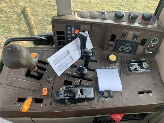 Image of John Deere 6420 equipment image 3
