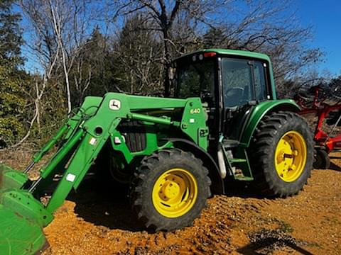 Image of John Deere 6420 equipment image 4