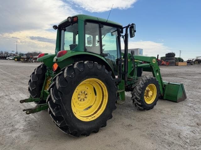 Image of John Deere 6420 equipment image 4