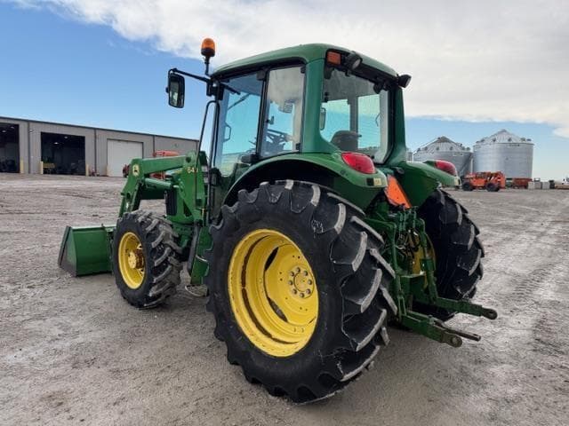 Image of John Deere 6420 equipment image 2