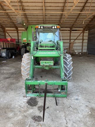 Image of John Deere 6420 equipment image 4