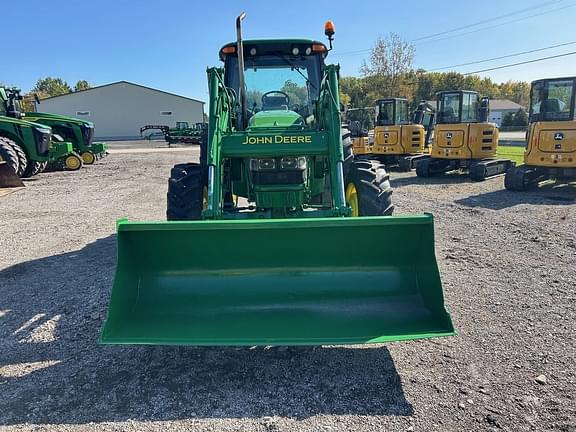 Image of John Deere 6420 equipment image 1