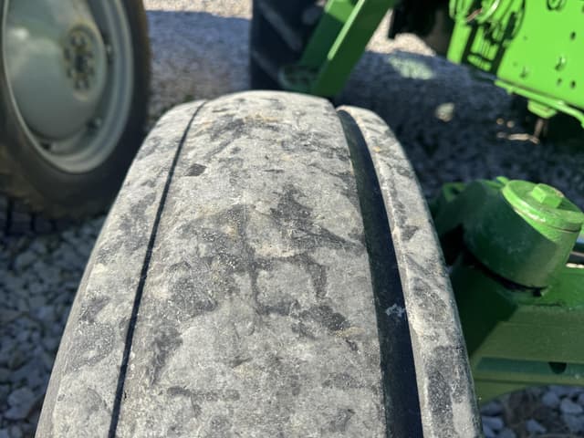 Image of John Deere 6420 equipment image 4