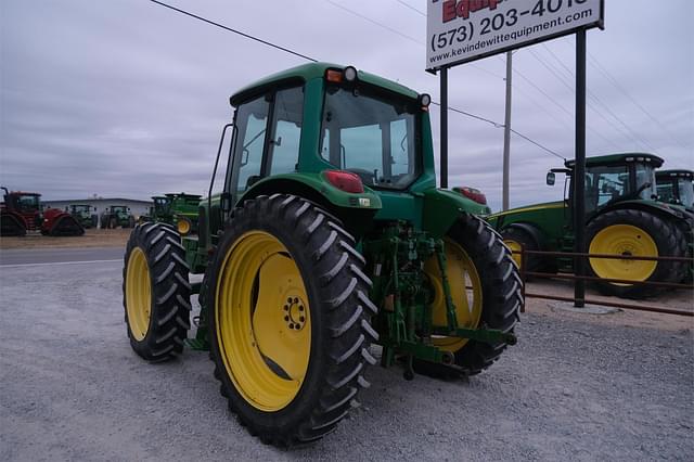 Image of John Deere 6420 equipment image 4