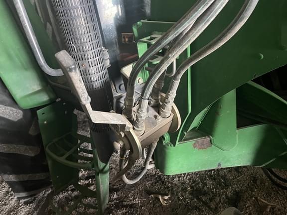 Image of John Deere 6420 equipment image 3