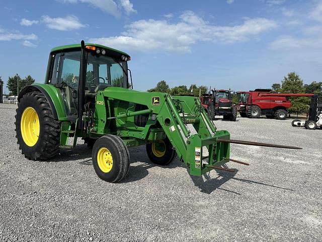 Image of John Deere 6420 equipment image 1