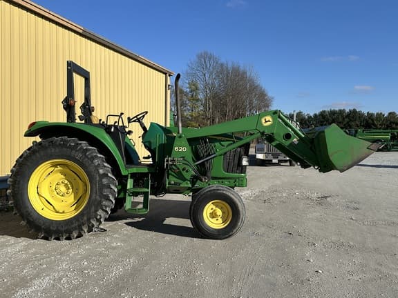 Image of John Deere 6420 equipment image 2