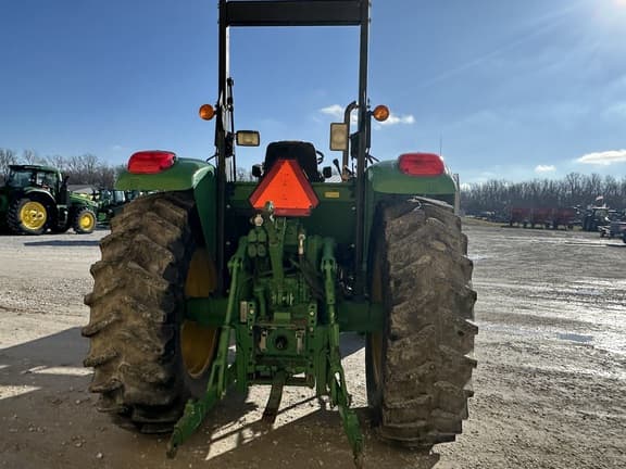 Image of John Deere 6420 equipment image 4