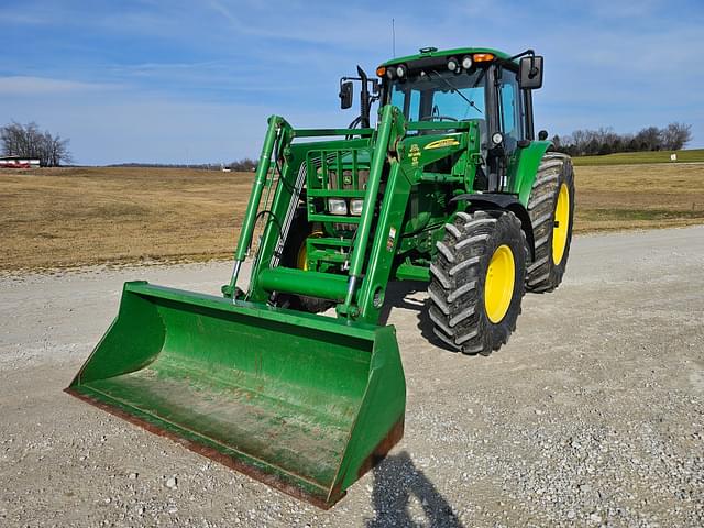 Image of John Deere 6420 equipment image 1