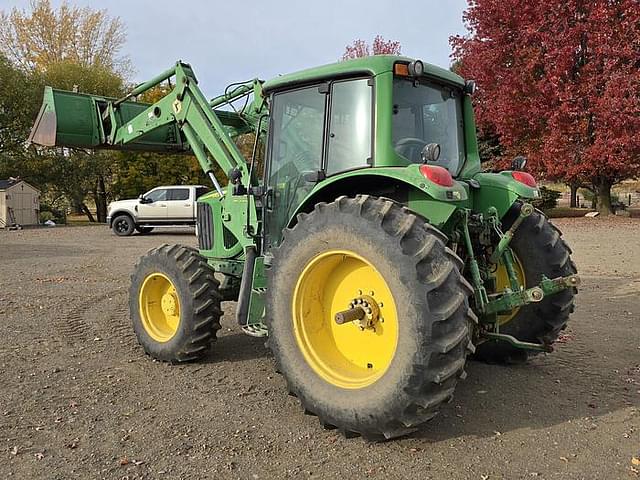 Image of John Deere 6420 equipment image 4