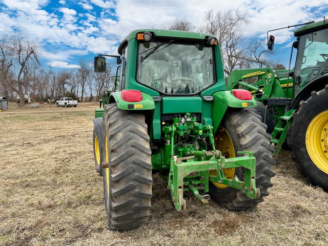 Image of John Deere 6420 equipment image 4