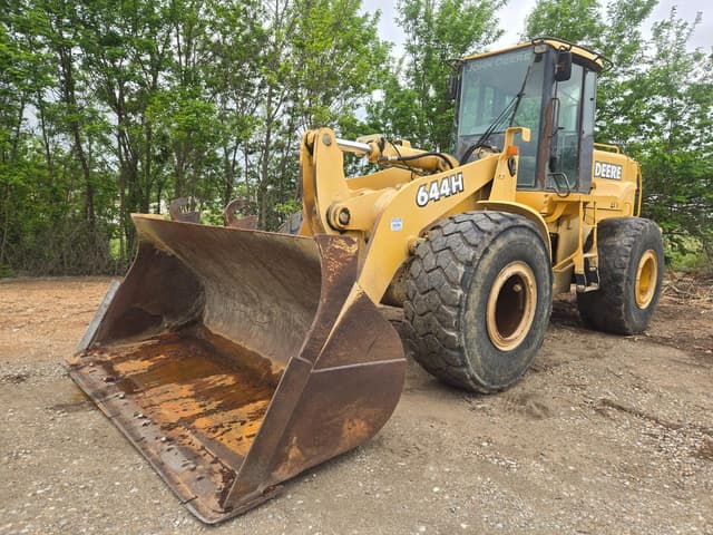 Image of John Deere 644H equipment image 1