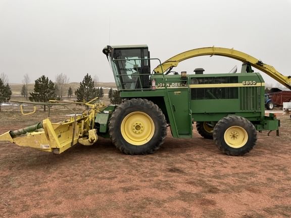 Main image John Deere 6850
