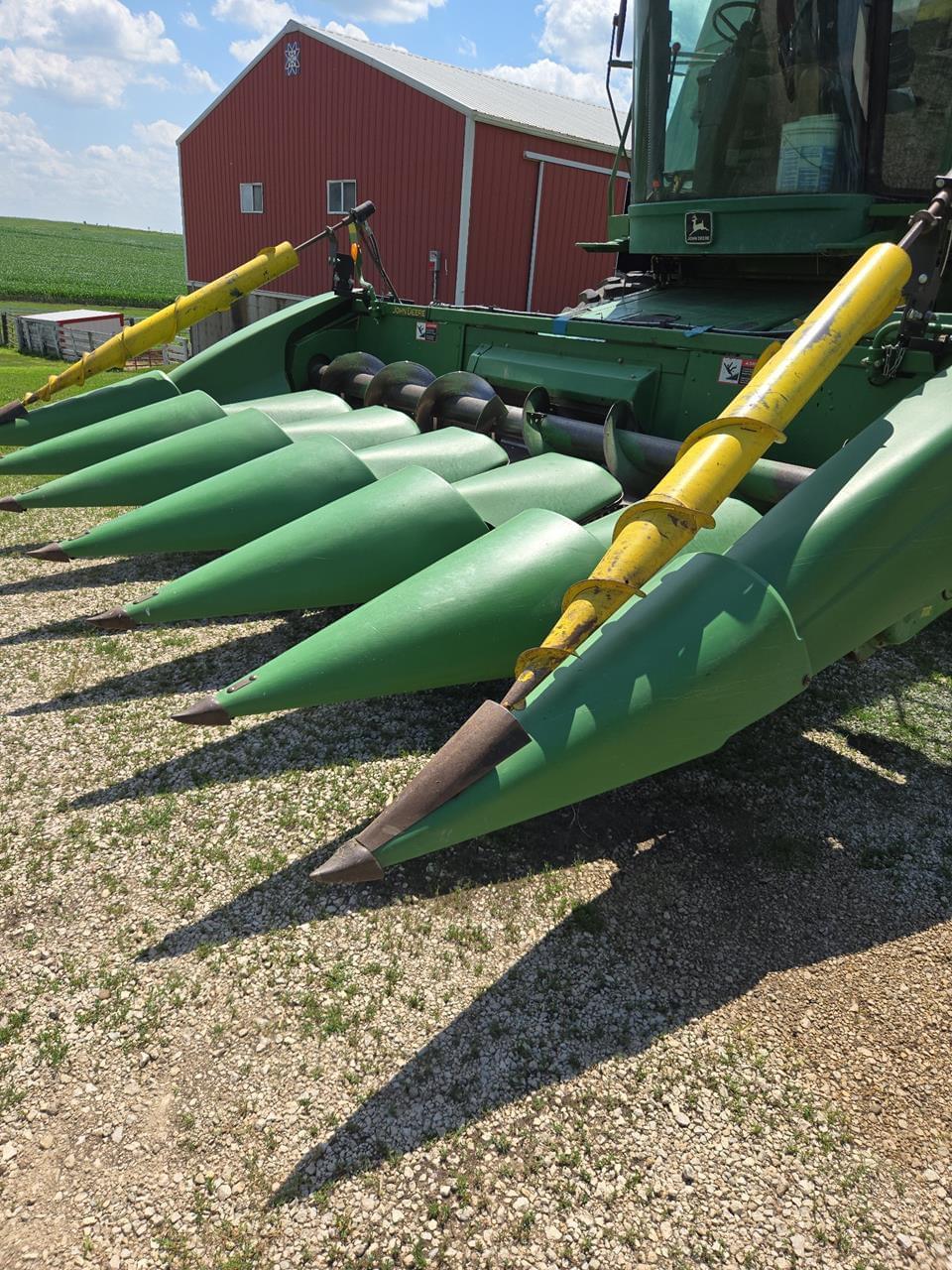 Image of John Deere 693 Primary image