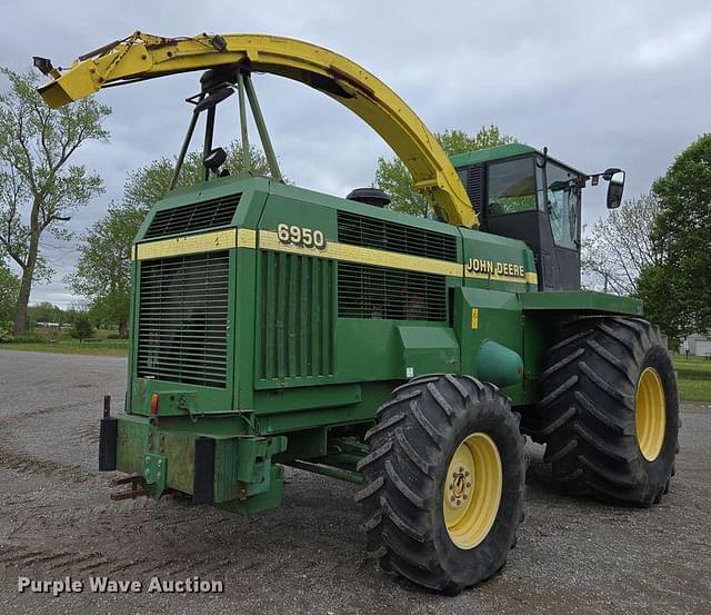 Image of John Deere 6950 equipment image 4