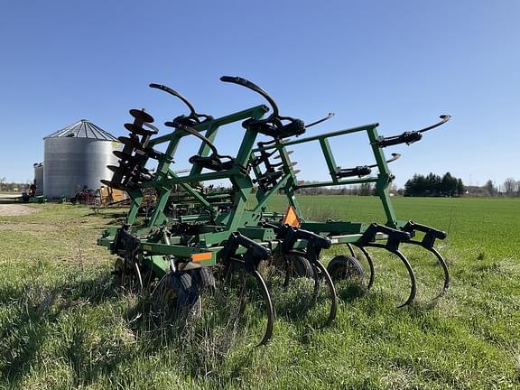 Image of John Deere 714 equipment image 4