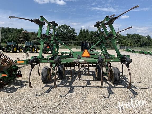 Image of John Deere 714 equipment image 4