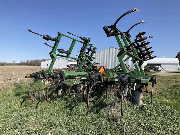 Image of John Deere 714 equipment image 2