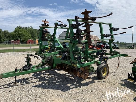 Image of John Deere 714 equipment image 2