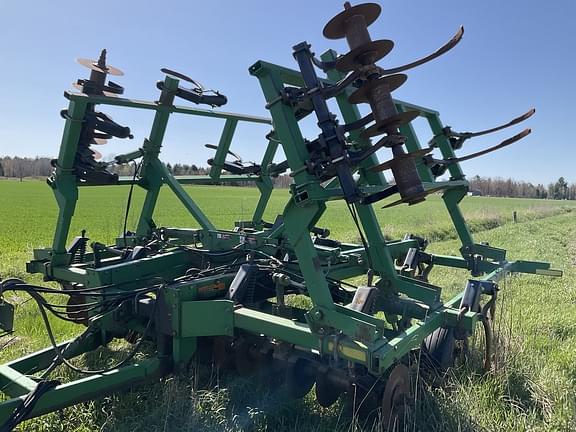 Image of John Deere 714 equipment image 1