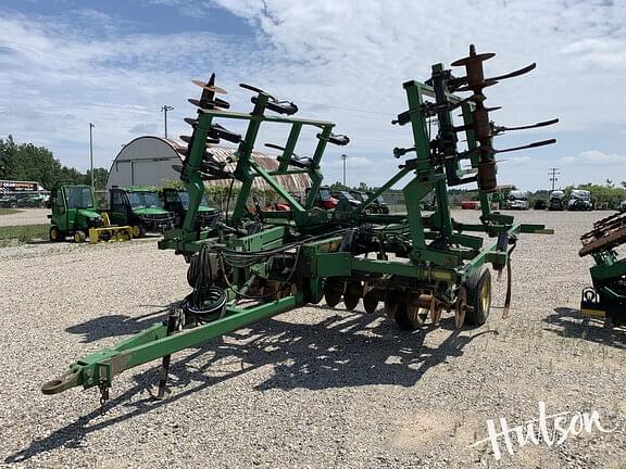 Image of John Deere 714 equipment image 3