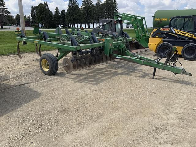 Image of John Deere 714 equipment image 1