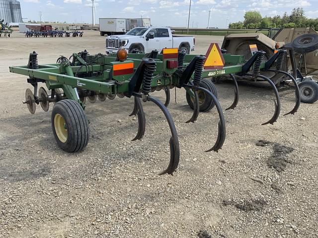 Image of John Deere 714 equipment image 4