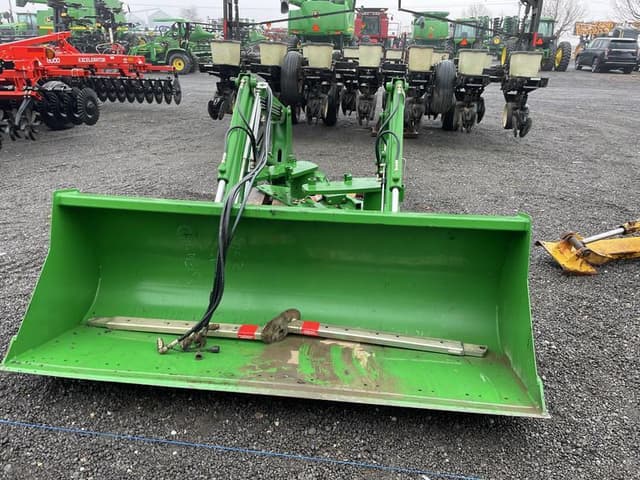 Image of John Deere 721 equipment image 1