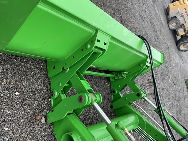 Image of John Deere 721 equipment image 3