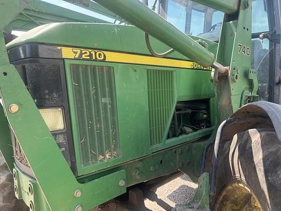 Image of John Deere 7210 equipment image 2