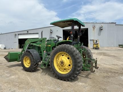 Image of John Deere 7410 equipment image 2