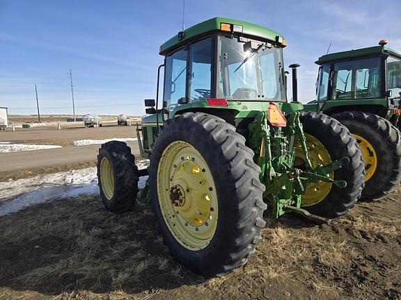 Image of John Deere 7410 equipment image 4